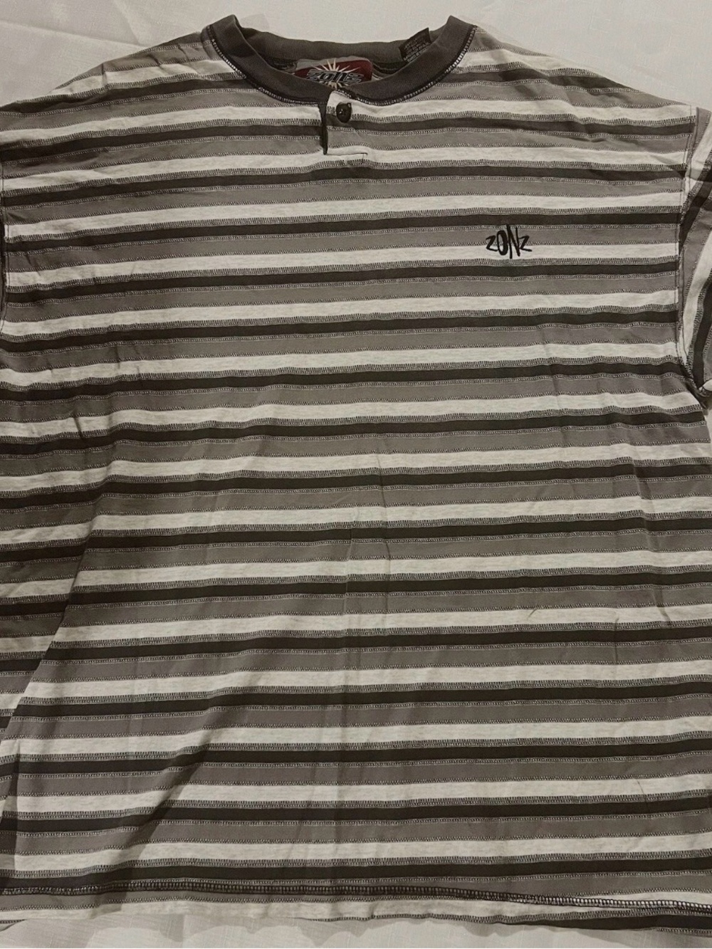 Vintage ZONZ Surf & Skate Button T-Shirt Size MEDIUM Striped
